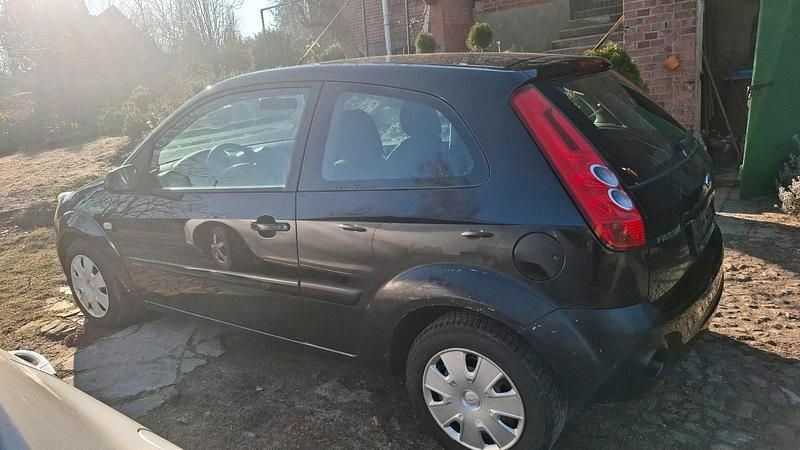 Gebraucht Ford Fiesta 60 PS (44 kW) 2008 Schwarz Kleinwagen