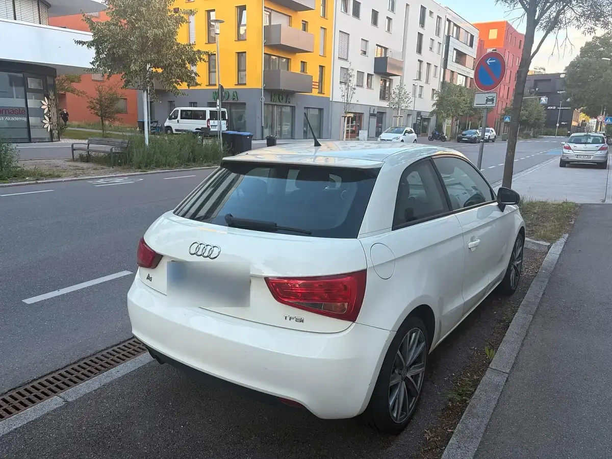 Gebraucht Audi A1 Basis 122 PS (89 kW) 2011 Weiß Kleinwagen