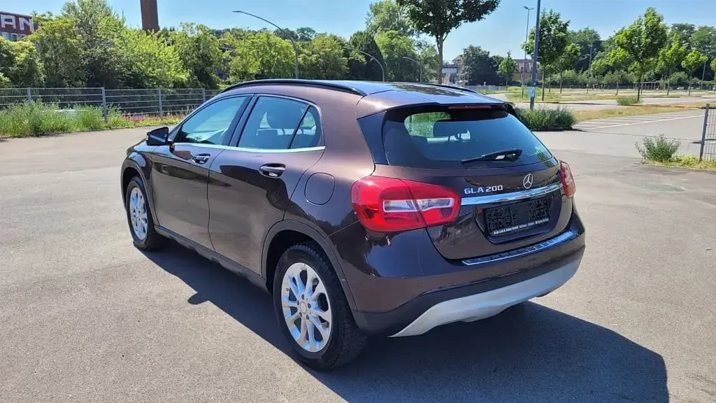Gebraucht Mercedes GLA200 156 PS (114 kW) 2014 Braun SUV