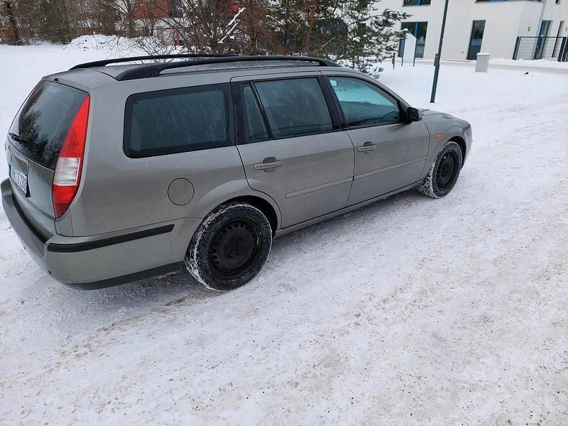 Gebraucht Ford Mondeo 125 PS (91 kW) 2002 Grau Kombi