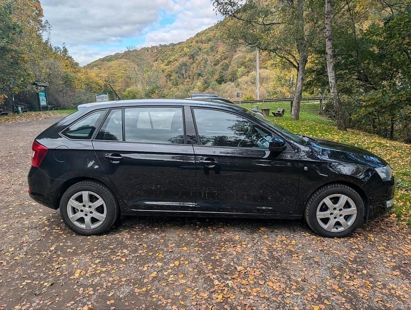 Schwarz Gebraucht 2015 Skoda Rapid Kleinwagen | 6.500 € (Fairer Preis) - Bild 1/4