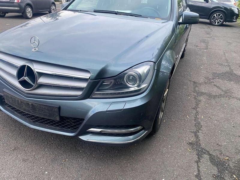 Gebraucht Mercedes C220 170 PS (125 kW) 2012 Grau Kombi