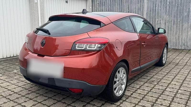 Gebraucht Renault Mégane Coupé 131 PS (96 kW) 2011 Andere farben Coupé