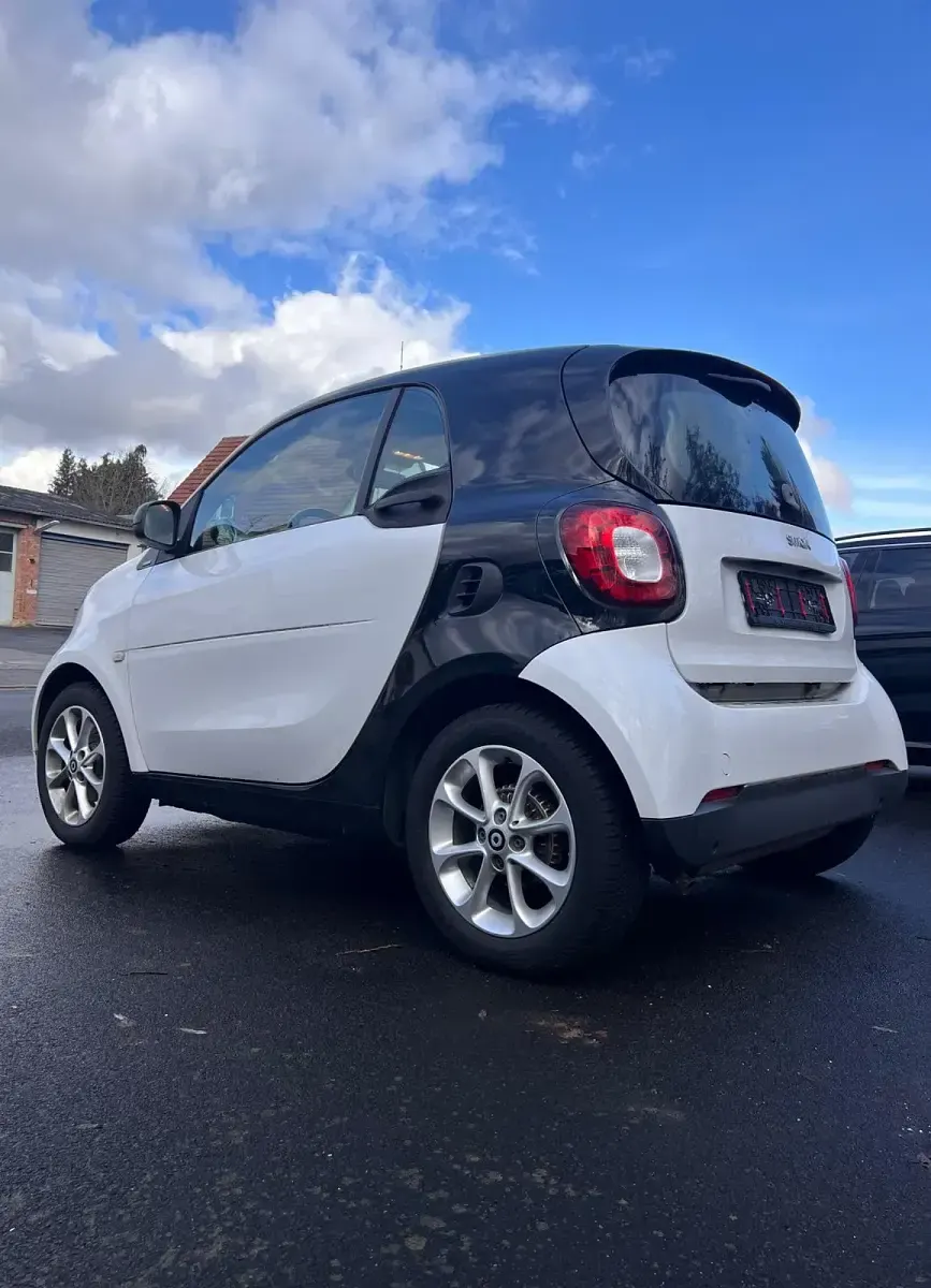 Gebraucht Smart ForTwo Coupé Passion 71 PS (52 kW) 2018 Weiß Coupé