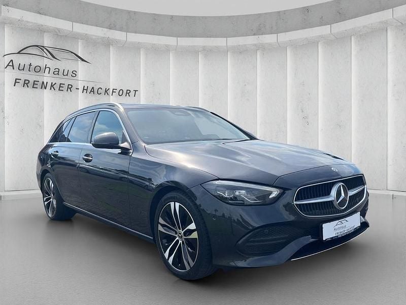 Grau Gebraucht 2022 Mercedes C200 Avantgarde Limousine | 26.999 € (Fairer Preis) - Bild 1/4