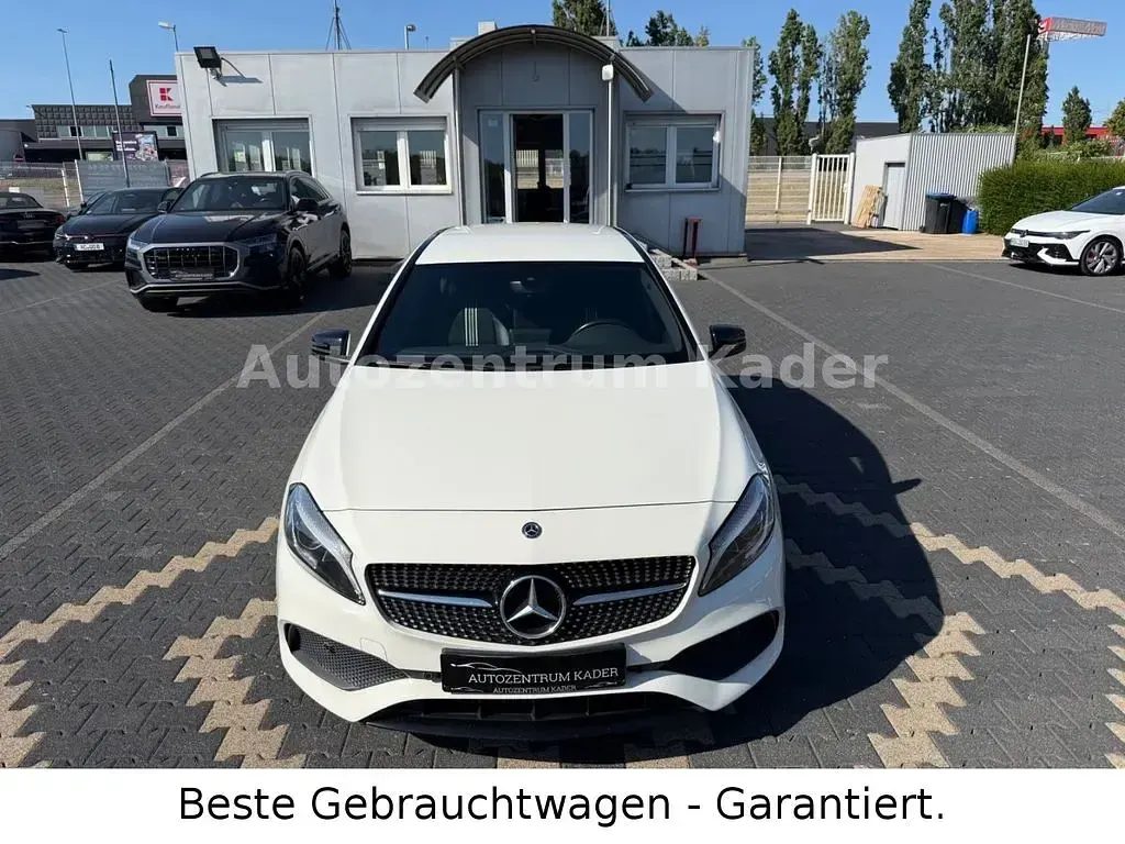 Gebraucht Mercedes A200 AMG line 156 PS (114 kW) 2018 Weiß Limousine