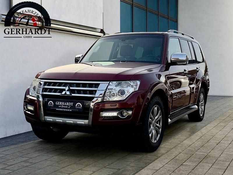 Rot Gebraucht 2017 Mitsubishi Pajero Top SUV | 22.000 € (Superpreis) - Bild 1/4