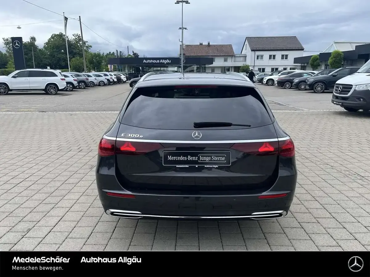 Gebraucht Mercedes E300 Exclusive 313 PS (230 kW) 2025 Lack graphitgrau Kombi