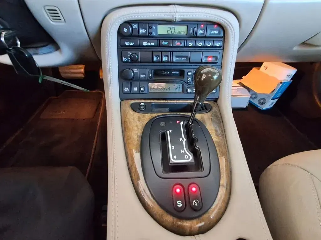Gebraucht Jaguar XKR S 363 PS (266 kW) 2002 Blau Cabrio