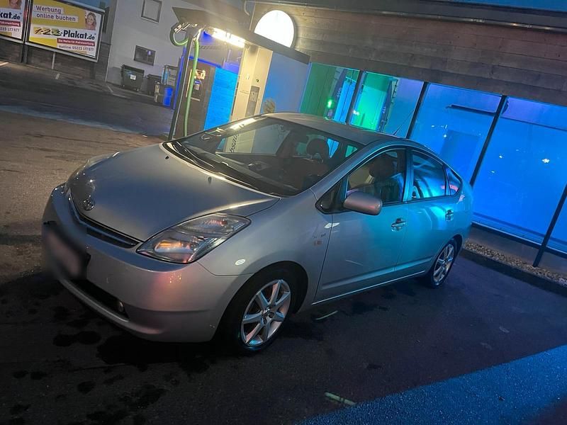 Gebraucht Toyota Prius 99 PS (72 kW) 2006 Silber Kleinwagen