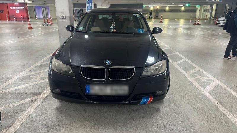 Schwarz Gebraucht 2007 BMW 320 Limousine | 4.350 € (Etwas zu teuer) - Bild 1/4