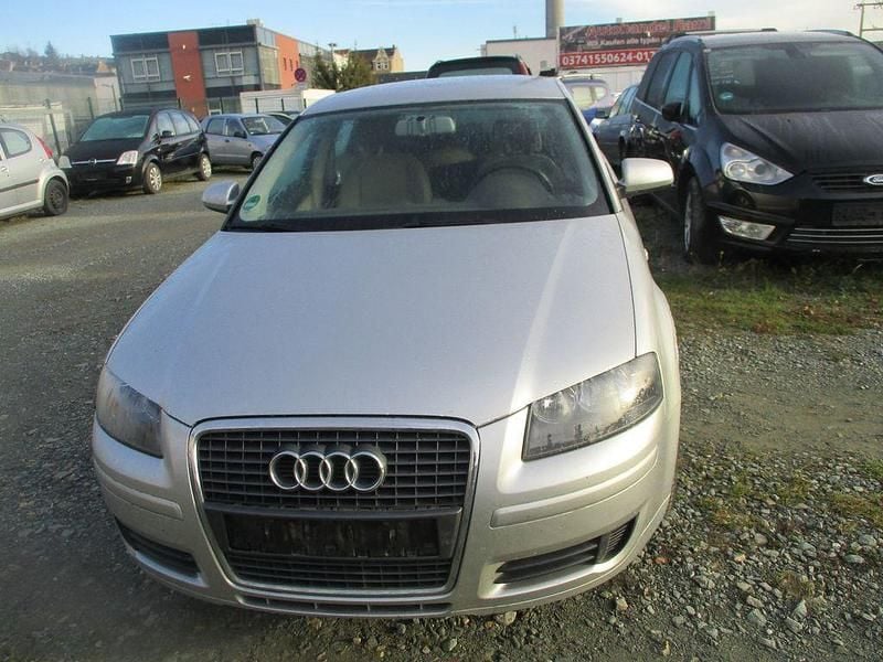 Grau Gebraucht 2006 Audi A3 Ambiente Limousine | 1.600 € (Superpreis) - Bild 1/4