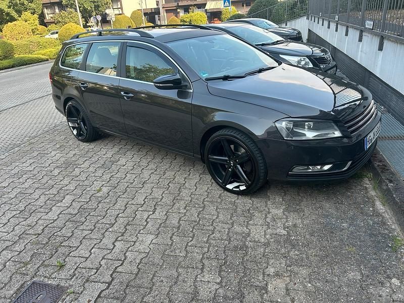 Gebraucht VW Passat 170 PS (125 kW) 2011 Braun Kombi