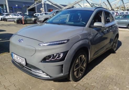 Grau galaxy grey / mic (metallic) Gebraucht 2021 Hyundai Kona Trend SUV | 13.880 € (Superpreis) - Bild 1/2