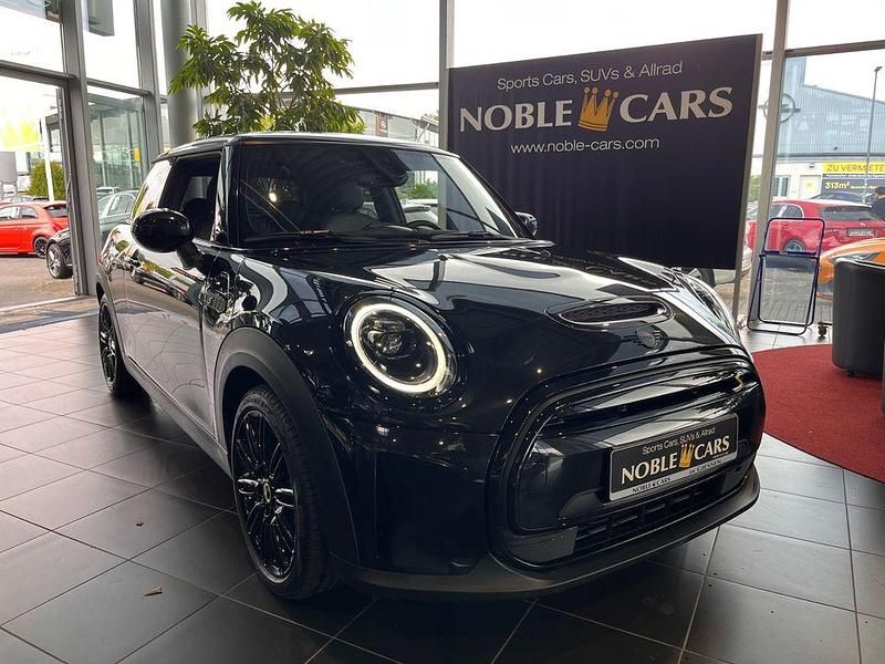 Schwarz Gebraucht 2023 Mini Cooper SE Classic Kleinwagen | 19.690 € (Guter Preis) - Bild 1/4