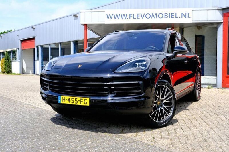 Schwarz Gebraucht 2020 Porsche Cayenne Sport SUV | 42.950 € - Bild 1/4