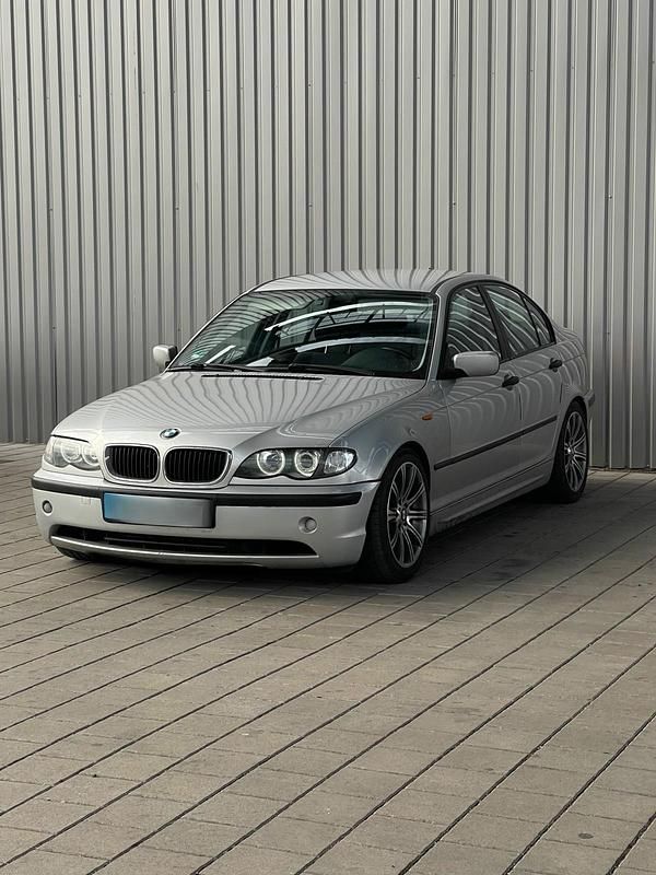 Second-hand BMW 320 150 CP (110 kW) 2002 Argintiu Berlinǎ