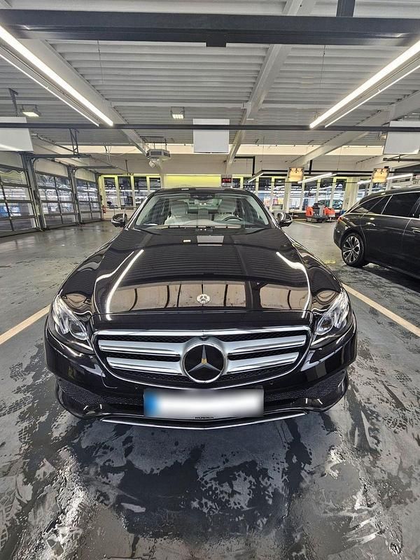 Gebraucht Mercedes E400 340 PS (250 kW) 2018 Schwarz Limousine