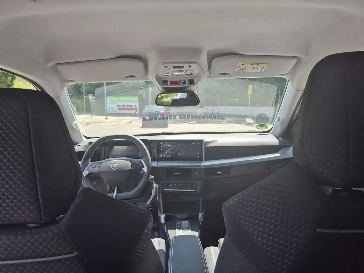 Neu Opel Frontera 145 PS (106 kW) 2026 Silber SUV