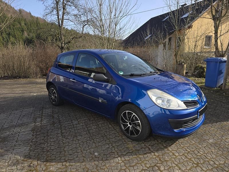 Gebraucht Renault Clio II 75 PS (55 kW) 2007 Blau Kleinwagen