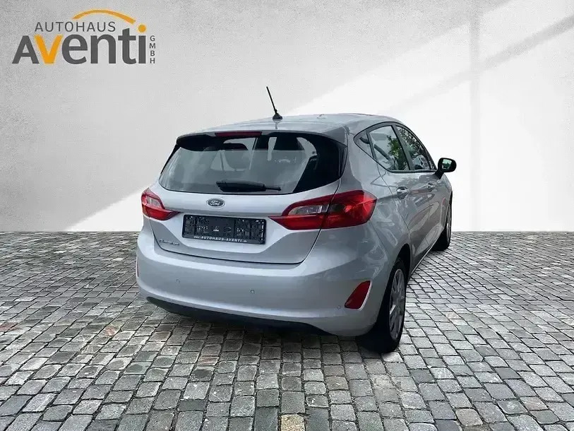 Gebraucht Ford Fiesta Cool & Connect 101 PS (74 kW) 2017 Silber Kleinwagen