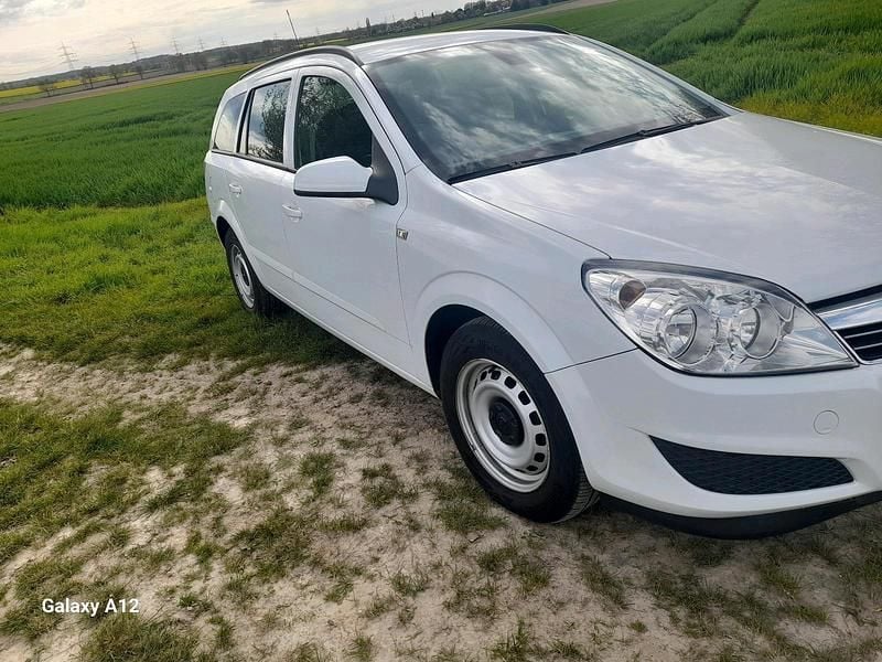 Second-hand Opel Astra 90 CP (66 kW) 2009 Alb Break