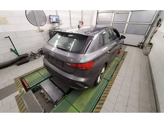 Gebraucht Audi A3 S-Line 150 PS (110 kW) 2025 Daytonagrau Kombi