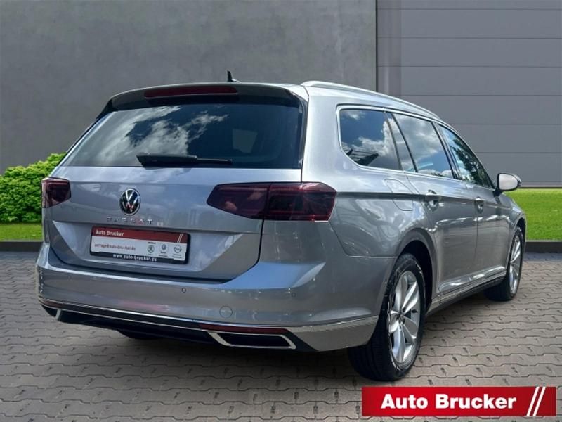 Gebraucht VW Passat Elegance 150 PS (110 kW) 2024 Kombi