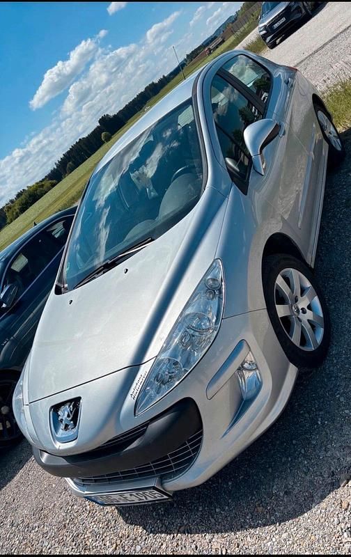 Silber Gebraucht 2009 Peugeot 308 Limousine | 3.000 € (Fairer Preis) - Bild 1/4