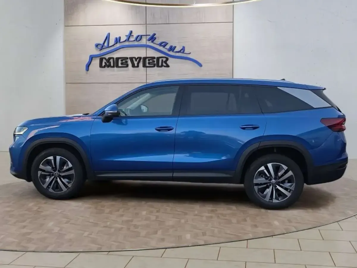 Neu Skoda Kodiaq 150 PS (110 kW) 2025 Race blau SUV