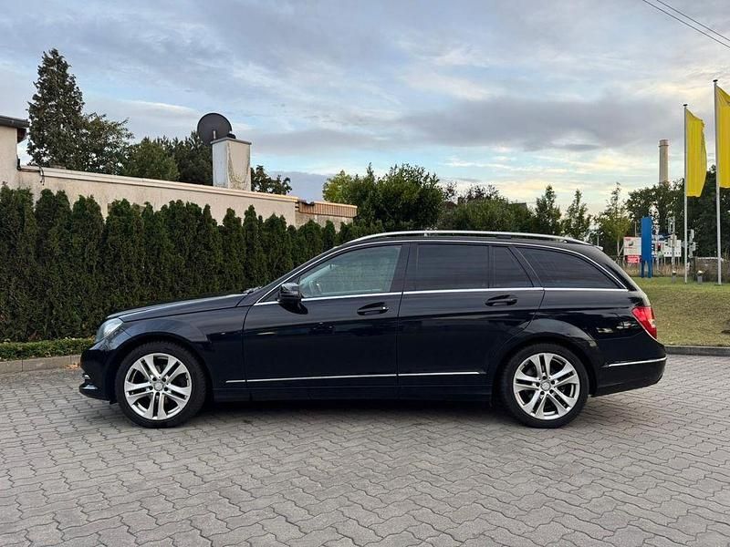 Gebraucht Mercedes C180 Avantgarde 156 PS (114 kW) 2013 Schwarz Limousine