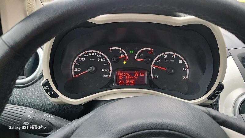 Gebraucht Ford Ka 69 PS (50 kW) 2015 Weiß Kleinwagen