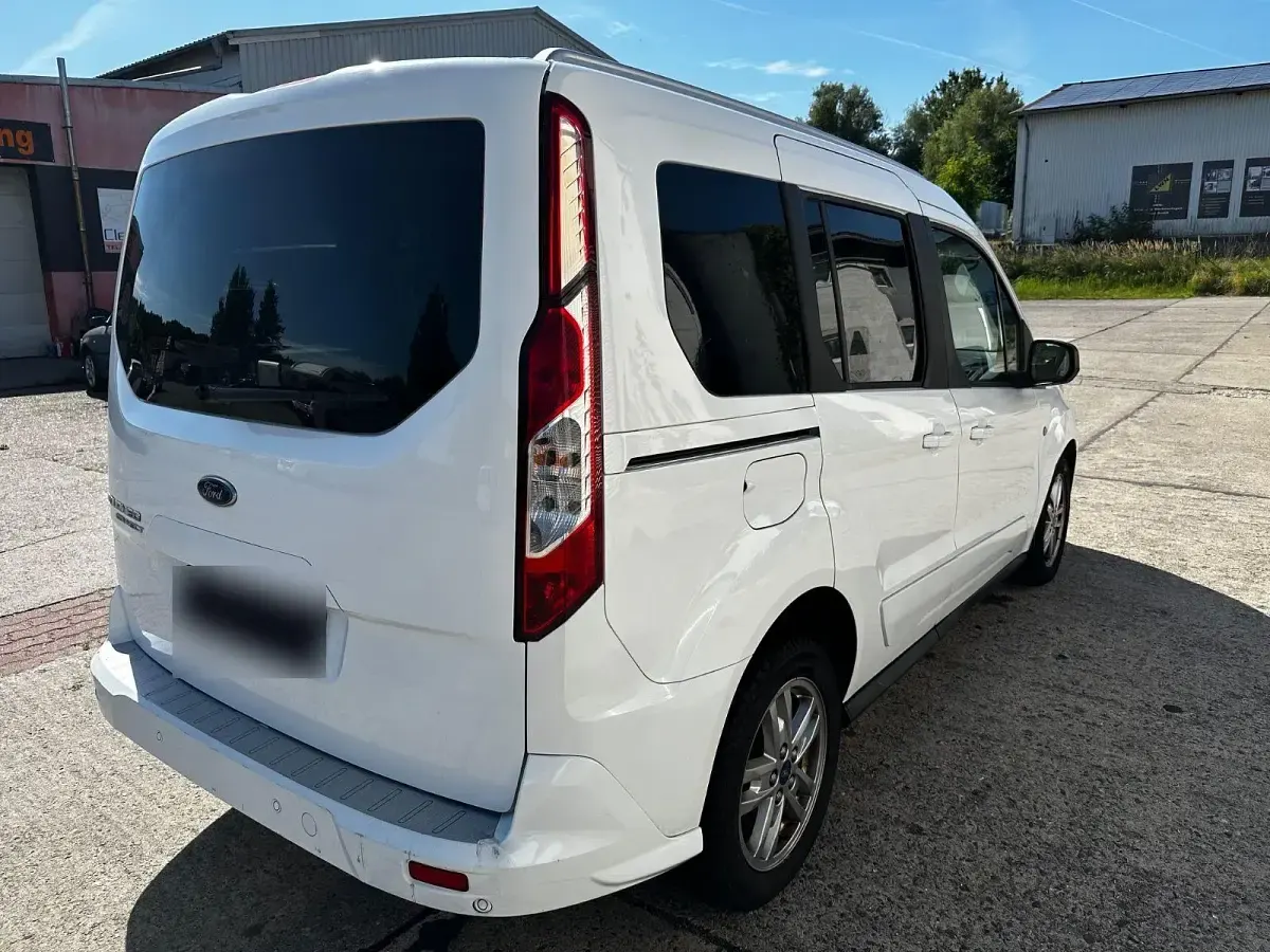 Gebraucht Ford Tourneo Connect Ambiente 101 PS (74 kW) 2019 Weiß Van / Kleinbus
