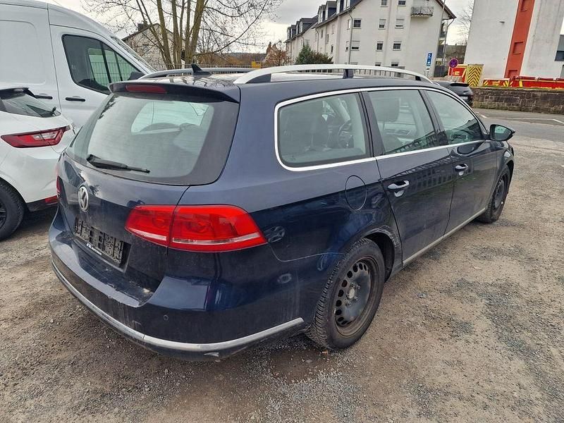 Gebraucht VW Passat Highline 170 PS (125 kW) 2011 Blau Kombi