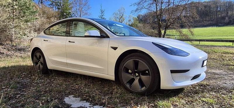 Gebraucht Tesla Model 3 RWD 208 kW (283 PS) 2023 Weiß Limousine