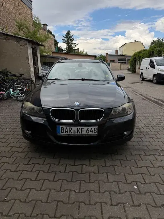 Gebraucht BMW 318 143 PS (105 kW) 2009 Schwarz Kombi