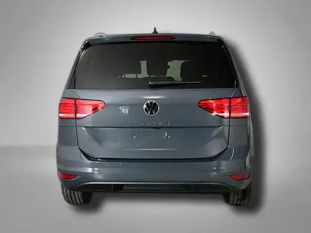 Gebraucht VW Touran Life 150 PS (110 kW) 2025 Delfingrau metallic Van / Kleinbus