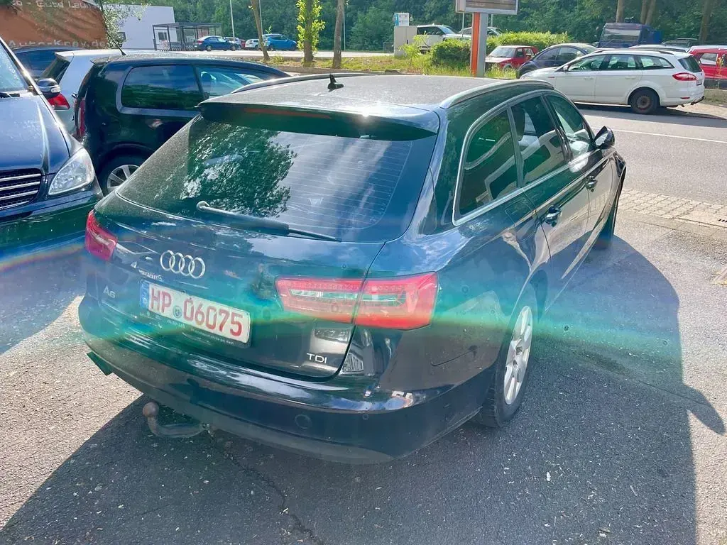 Gebraucht Audi A6 Comfort 177 PS (130 kW) 2012 Mondscheinblau metallic Kombi