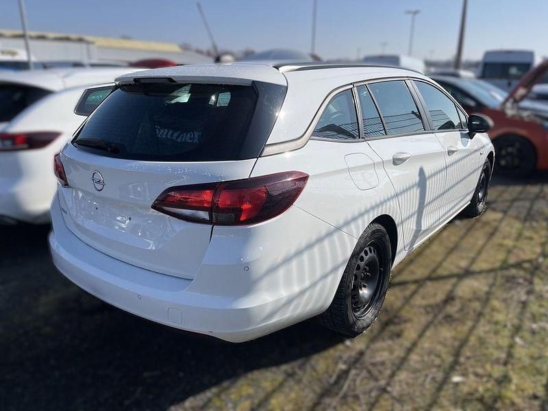 Gebraucht Opel Astra Basis 105 PS (77 kW) 2020 Weiß Kombi
