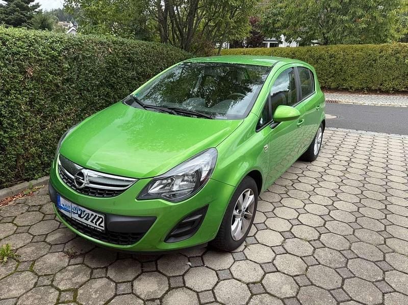 Grün Gebraucht 2014 Opel Corsa Energy Limousine | 6.590 € (Etwas zu teuer) - Bild 1/4