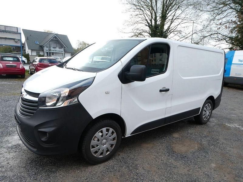 Gebraucht Opel Vivaro 120 PS (88 kW) 2017 Weiß Van / Kleinbus
