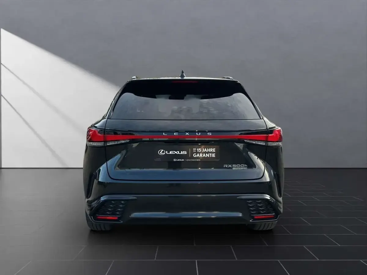 Gebraucht Lexus RX500h Sport Line 371 PS (272 kW) 2023 Graphite black SUV