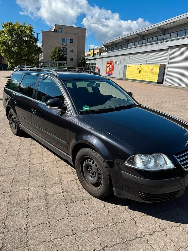 Schwarz Gebraucht 2004 VW Passat Kombi | 650 € (Superpreis) - Bild 1/4