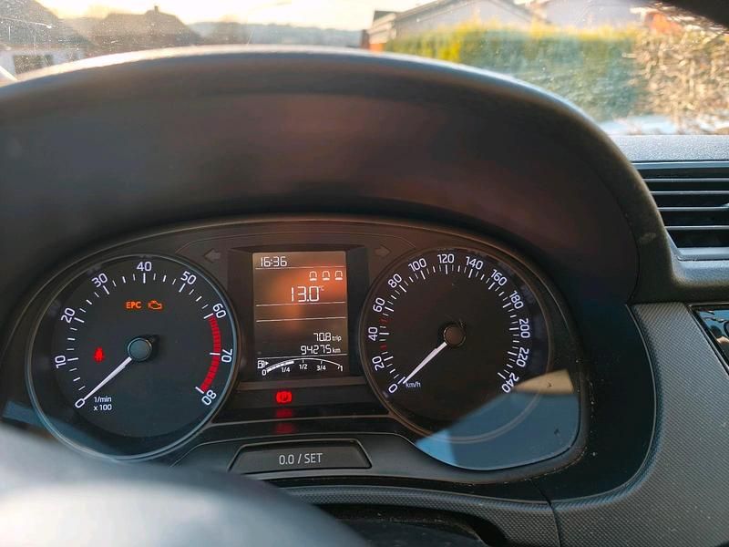 Gebraucht Skoda Fabia Active 60 PS (44 kW) 2017 Grau Kleinwagen