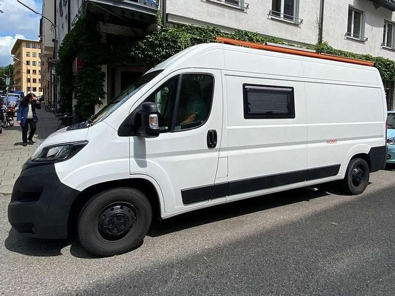 Weiß Gebraucht 2018 Peugeot Boxer Comfort Van | 31.500 € - Bild 1/4