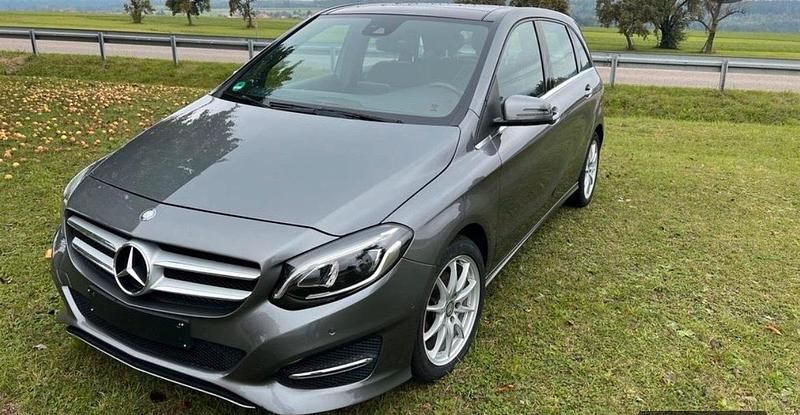 Gebraucht Mercedes B220 184 PS (135 kW) 2015 Grau Van / Kleinbus