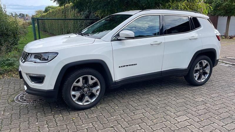 Weiß Gebraucht 2018 Jeep Compass Limited SUV | 17.000 € (Fairer Preis) - Bild 1/4