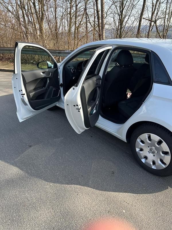 Gebraucht Audi A1 95 PS (69 kW) 2018 Weiß Kleinwagen