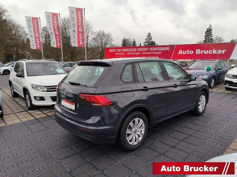 Gebraucht VW Tiguan Trendline 150 PS (110 kW) 2018 Uranograu SUV