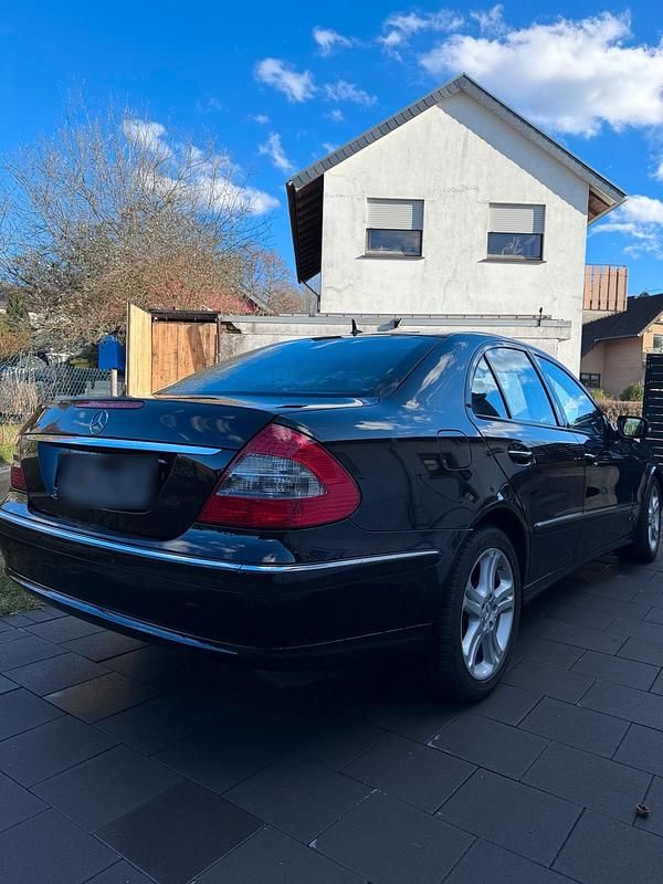 Usata Mercedes E200 190 CV (139 kW) 2007 Nero Berlina